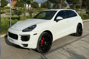 Porsche Cayenne S bardh
